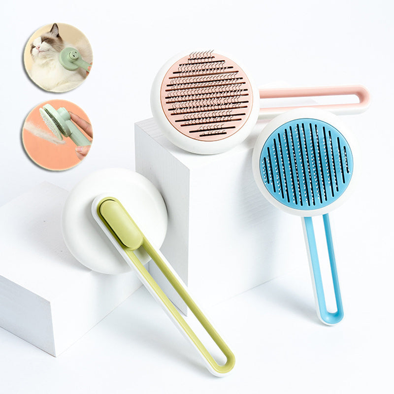 Self-cleaning fur brush – one click and the hair releases