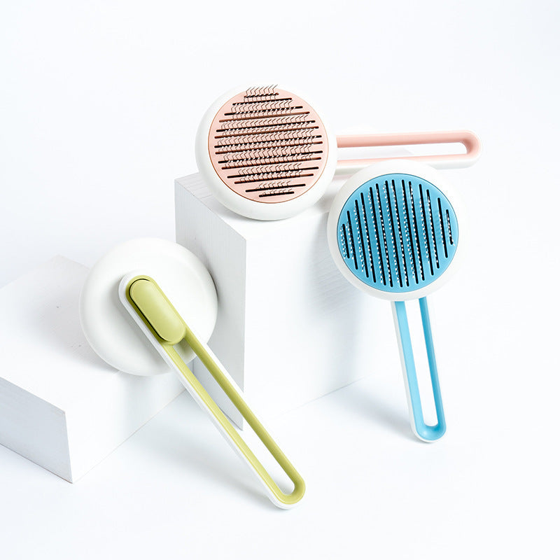 Self-cleaning fur brush – one click and the hair releases