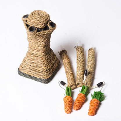 The Carrot Scratcher – Small scratching tree for kittens
